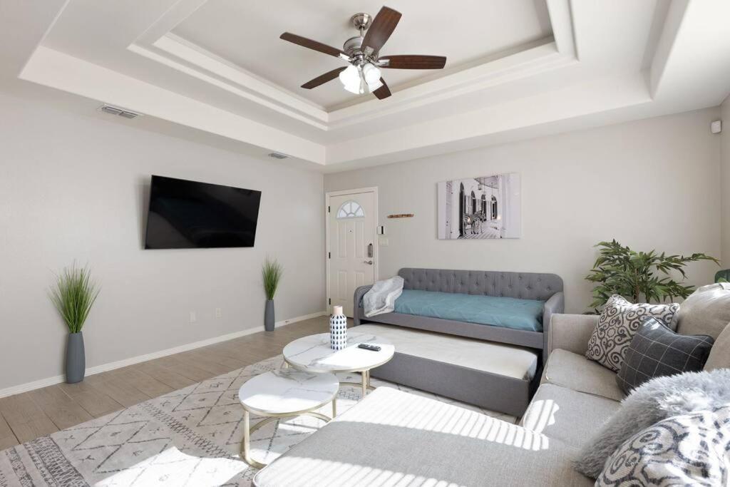 Cozy 3 Bed 2 Bath Apartment, Near Shopping Plazas, Expressway And Free Parking Edinburg Exteriér fotografie