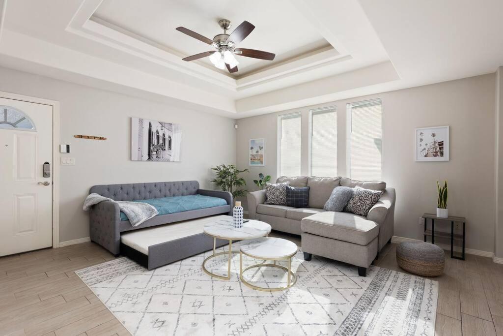 Cozy 3 Bed 2 Bath Apartment, Near Shopping Plazas, Expressway And Free Parking Edinburg Exteriér fotografie
